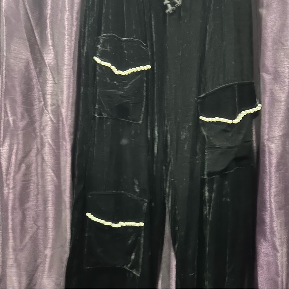 New A Rare Bird black velvet pants with pearls O/S - Picture 4 of 7